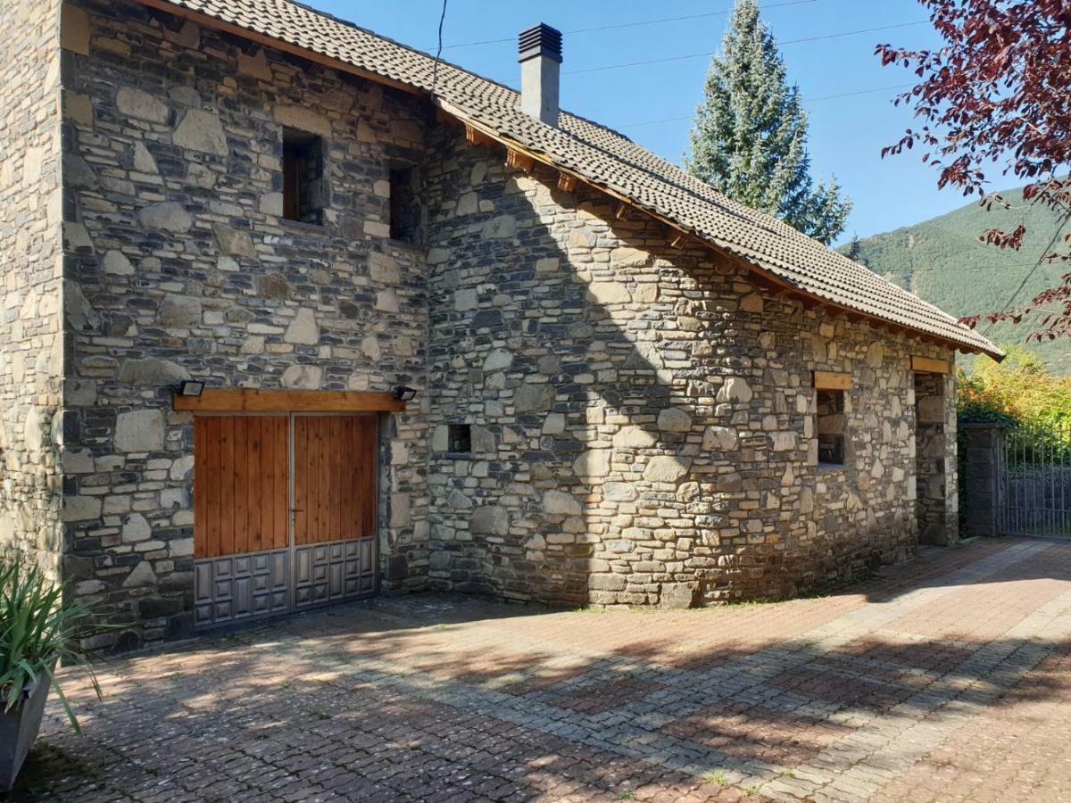 Casa Moron Villa Villanua Luaran gambar